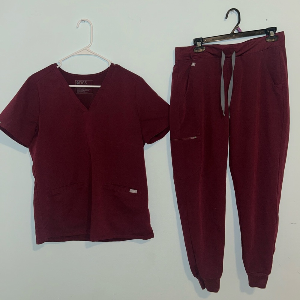 Figs Maroon Set